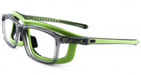 附內扣式軟墊防護片，運動時的球類撞擊或大動作時的碰撞，具有緩衝防護眼部效果