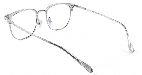 眉框型模仿眉毛突顯臉部的輪廓重點，配上圓角方形框，在知性中帶出柔和的氣質