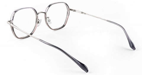 帶有曲線感的多邊形框，讓日常眼鏡配戴增添趣味