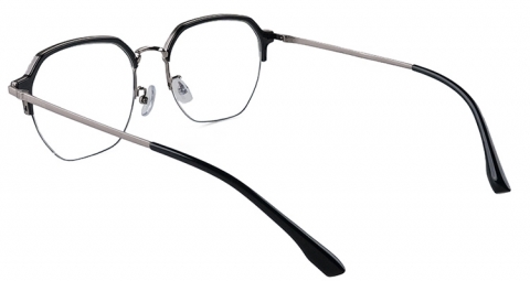 帶有變化感的多邊形剪裁，兼顧正式場合的精緻感和日常休閒的流行度